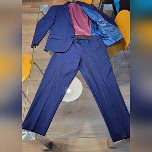 Soul Of London Men's Blue 2 Piece Suit + Suit Case